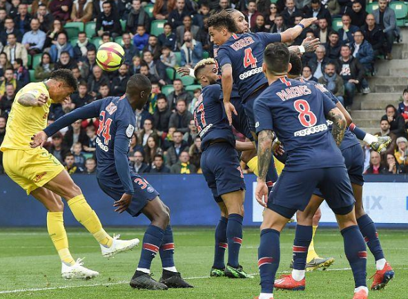  图卢兹中场拦截能力突出，法甲阻断对手进攻节奏